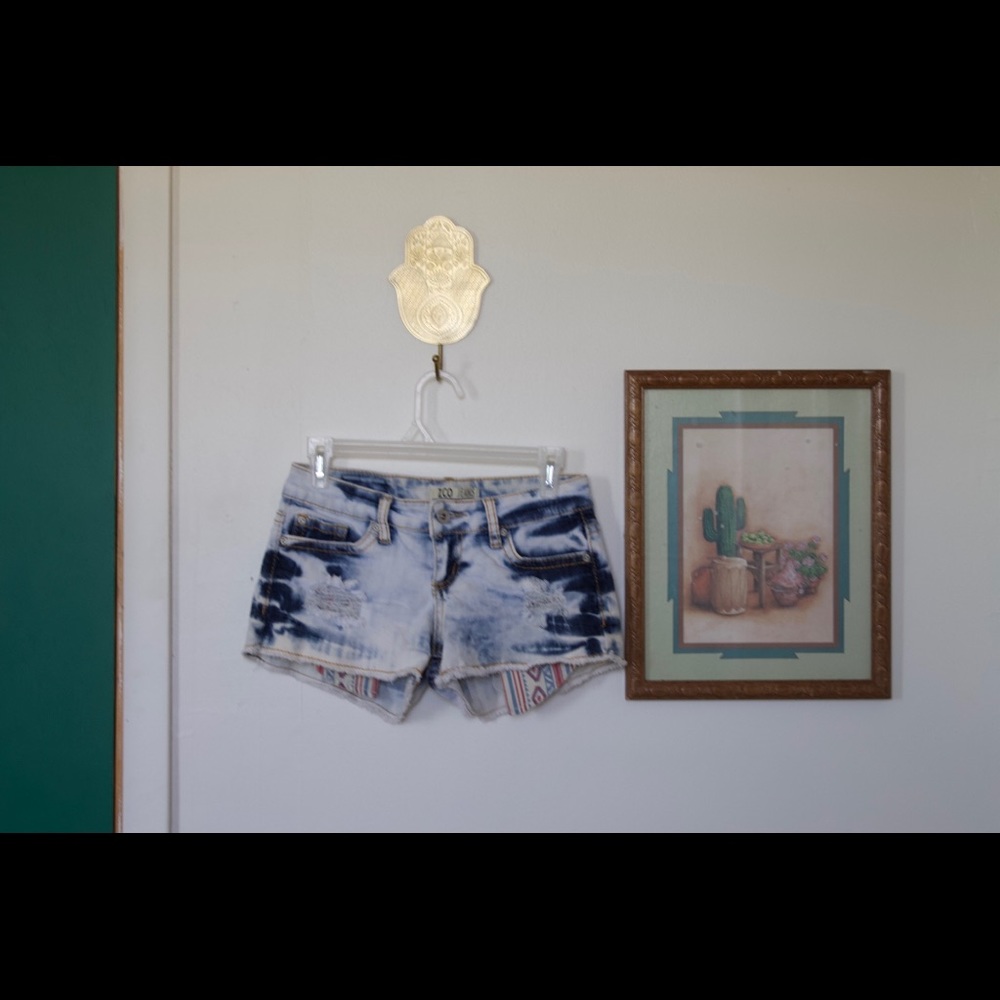 Acid Wash Shorts with Tribal Print Pockets